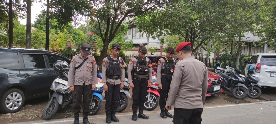 Polsek Pontianak Kota dan Polresta Pontianak Amankan Final Soeratin U-13, Pertandingan Berjalan Lancar dan Kondusif