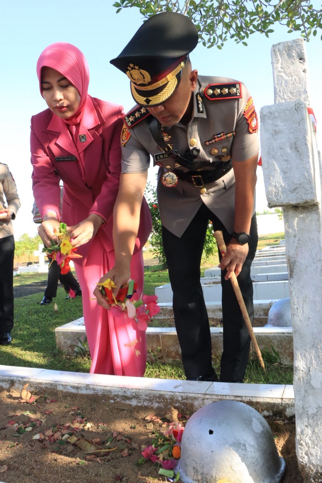 Menjelang HUT Bhayangkara ke-80, Polresta Pontianak Hormati Pahlawan Melalui Ziarah Rombongan