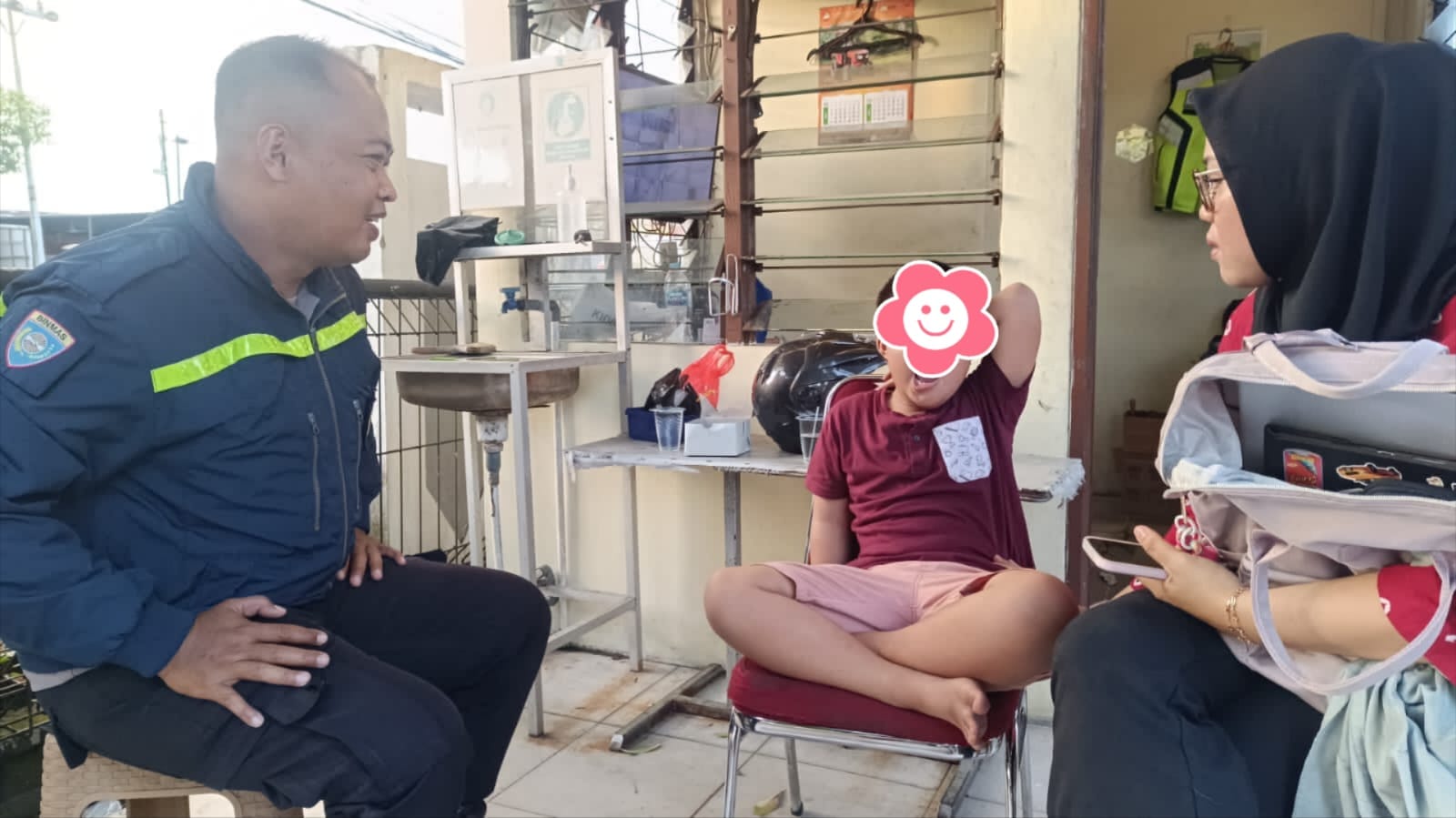 Aksi Cepat Bhabinkamtibmas Polsek Pontianak Kota, Anak yang Terpisah dari Keluarga Berhasil Dipertemukan Kembali