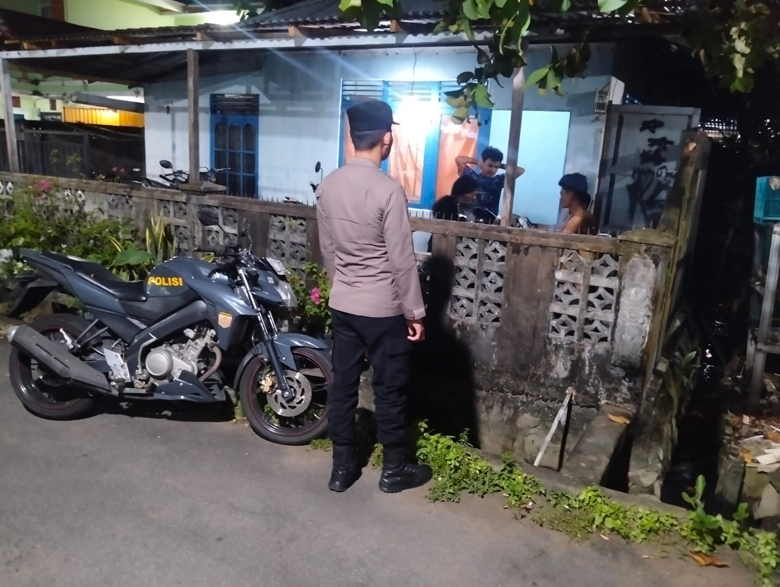 Patroli Enggang Polsek Pontianak Kota Respons Cepat Aduan Warga, Gangguan Ketenteraman Berhasil Ditertibkan