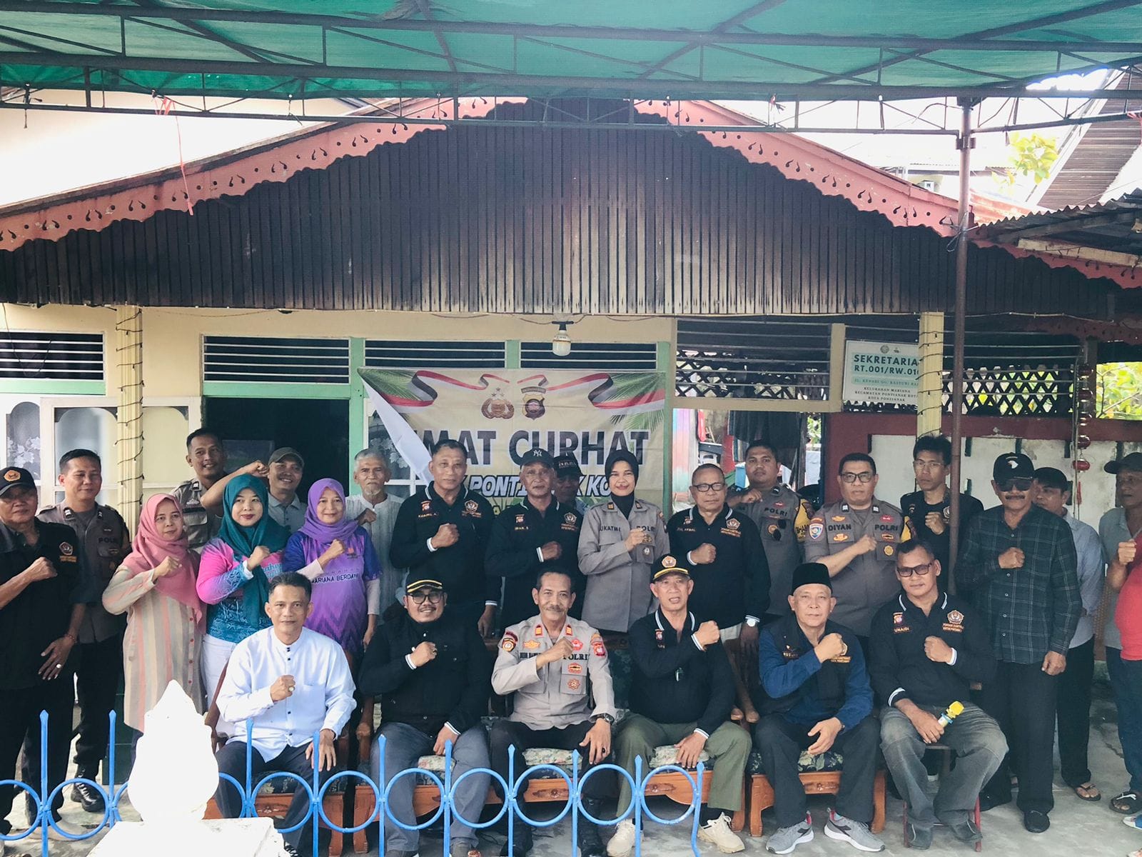 Kapolsek Pontianak Kota Gelar Jumat Curhat Bersama Warga Kelurahan Mariana