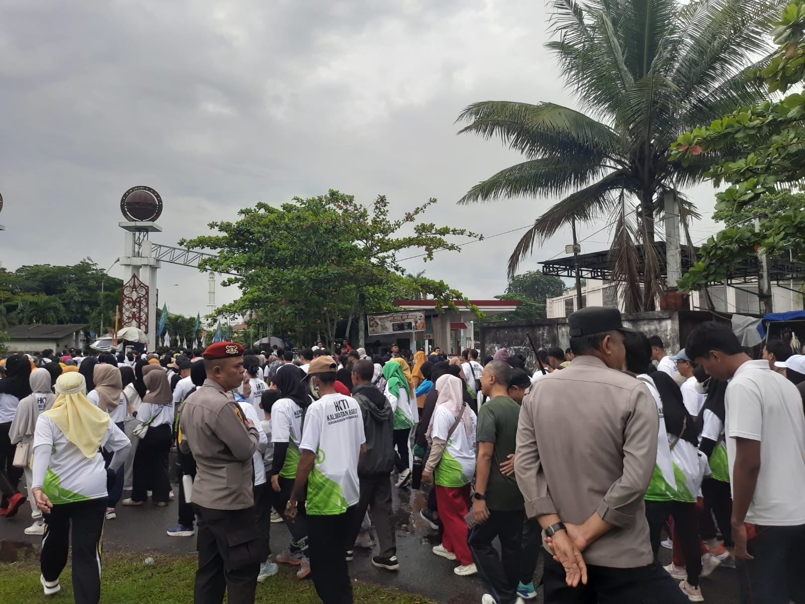 Polsek Pontianak Selatan Pastikan Jalan Sehat HKTI Kalbar Berjalan Aman, Tertib, dan Lancar