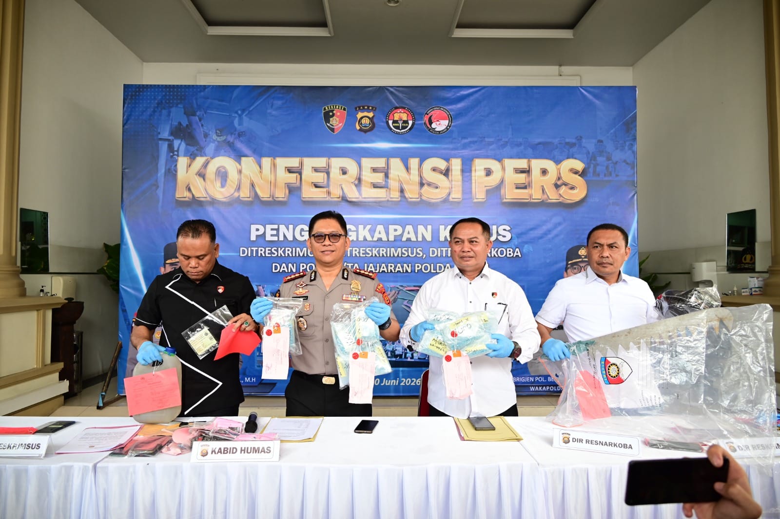 Konferensi Pers Semester I 2026, Polda Jambi Paparkan Keberhasilan Pengungkapan Ratusan Kasus Kejahatan