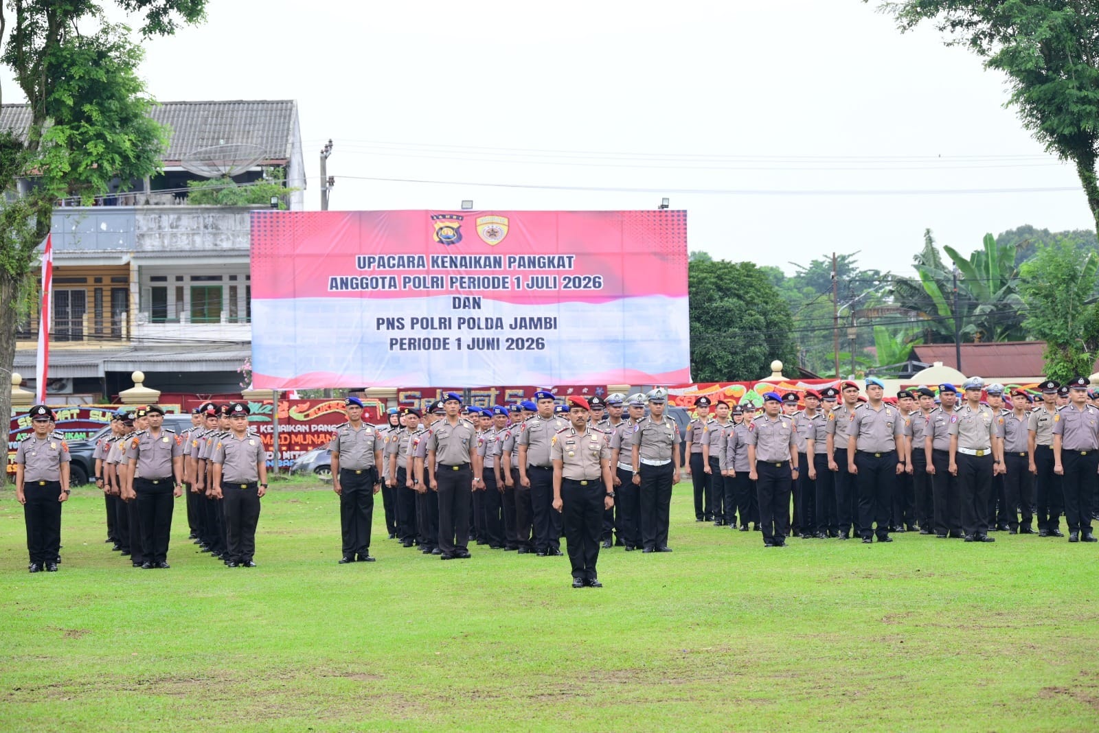 Personel Polda Jambi Terima Kenaikan Pangkat, Kapolda Tekankan Profesionalisme dan Integritas