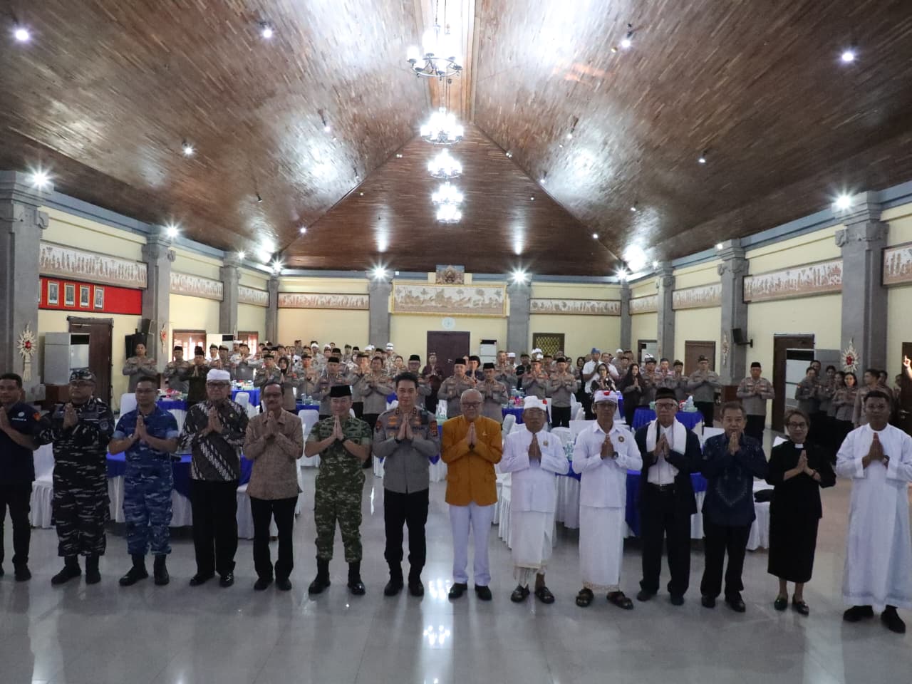 Doa Lintas Agama Warnai Peringatan Hari Bhayangkara ke-80, Polda Bali Teguhkan Semangat Persatuan dalam Keberagaman