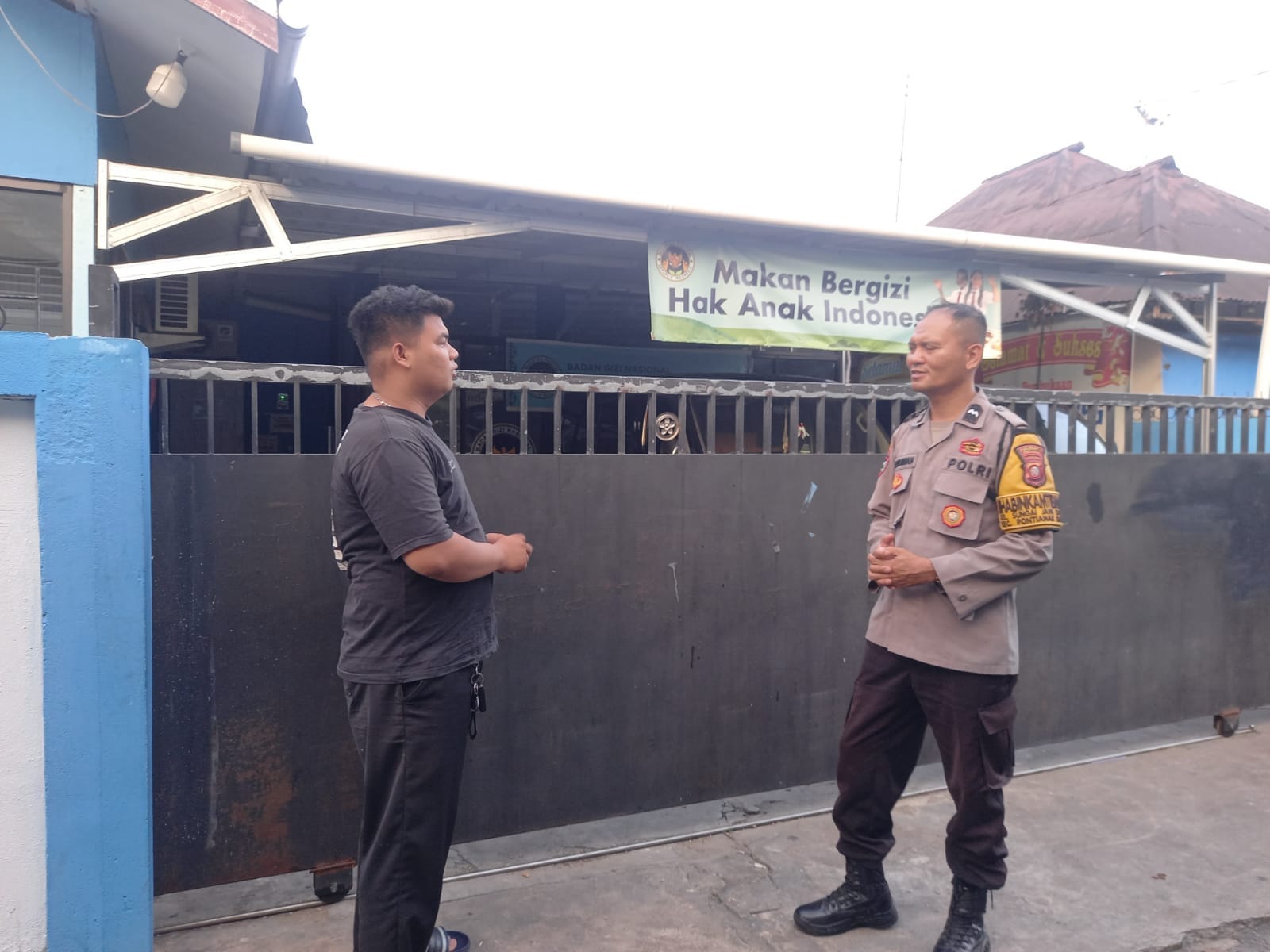 Bhabinkamtibmas Kelurahan Sei Jawi Dalam Sambang Dialogis, Ajak Warga Waspada Penipuan Online dan Hoaks