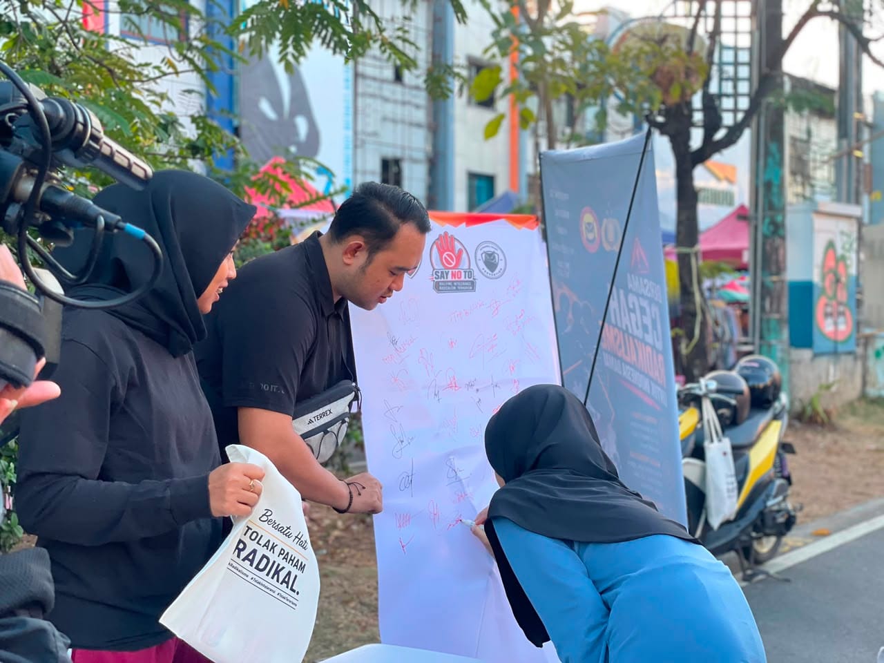 Kampanye Edukasi di Car Free Day Makassar, Densus 88 AT Polri Gaungkan Pencegahan Radikalisme dan Bullying