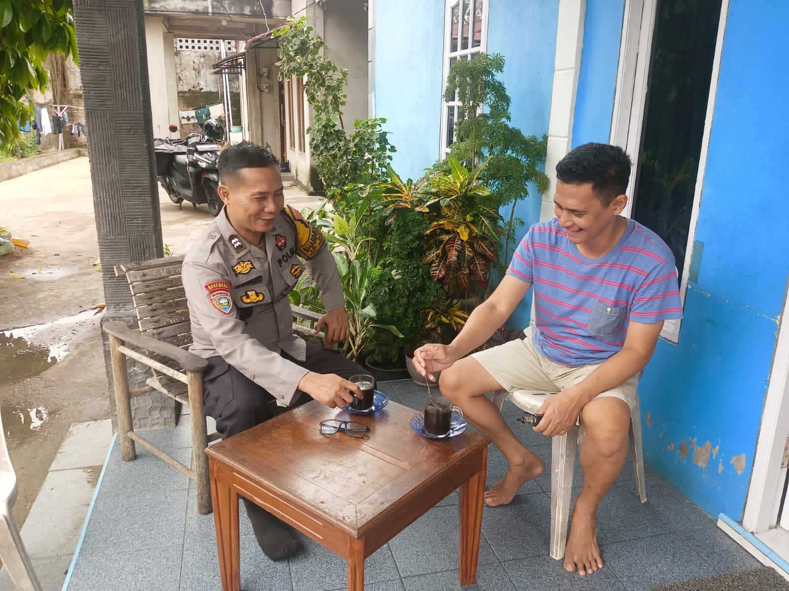 Bincang Santai Bersama Warga, Bhabinkamtibmas Polsek Pontianak Kota Serap Aspirasi dan Perkuat Kamtibmas