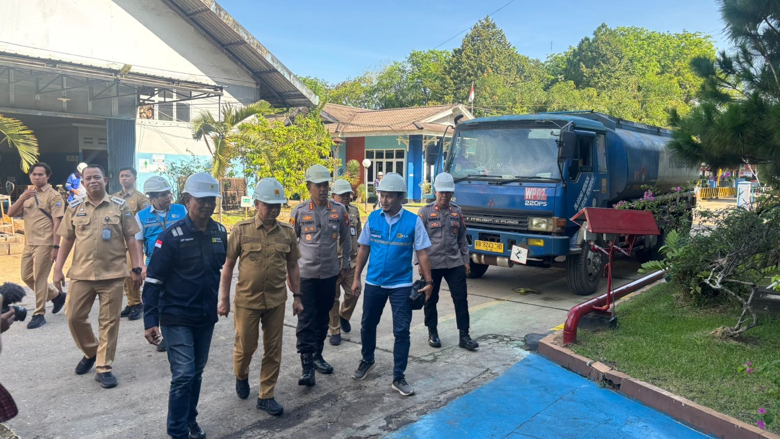 Kapolresta Pontianak Bersama Forkopimda Tinjau PLTD Siantan, Pastikan Normalisasi Pasokan Listrik Berjalan Optimal