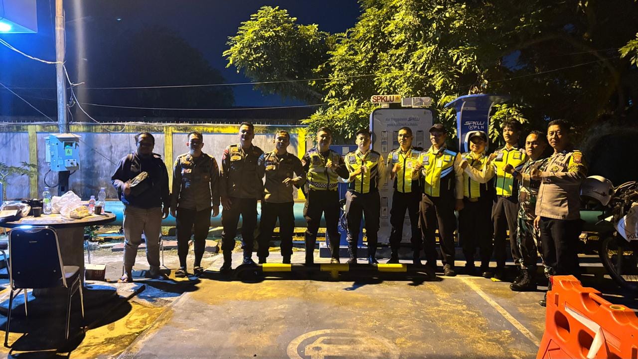 Pastikan Keamanan Tetap Terjaga, Patroli Enggang Polsek Pontianak Utara Pantau Situasi di Kantor PLN Siantan