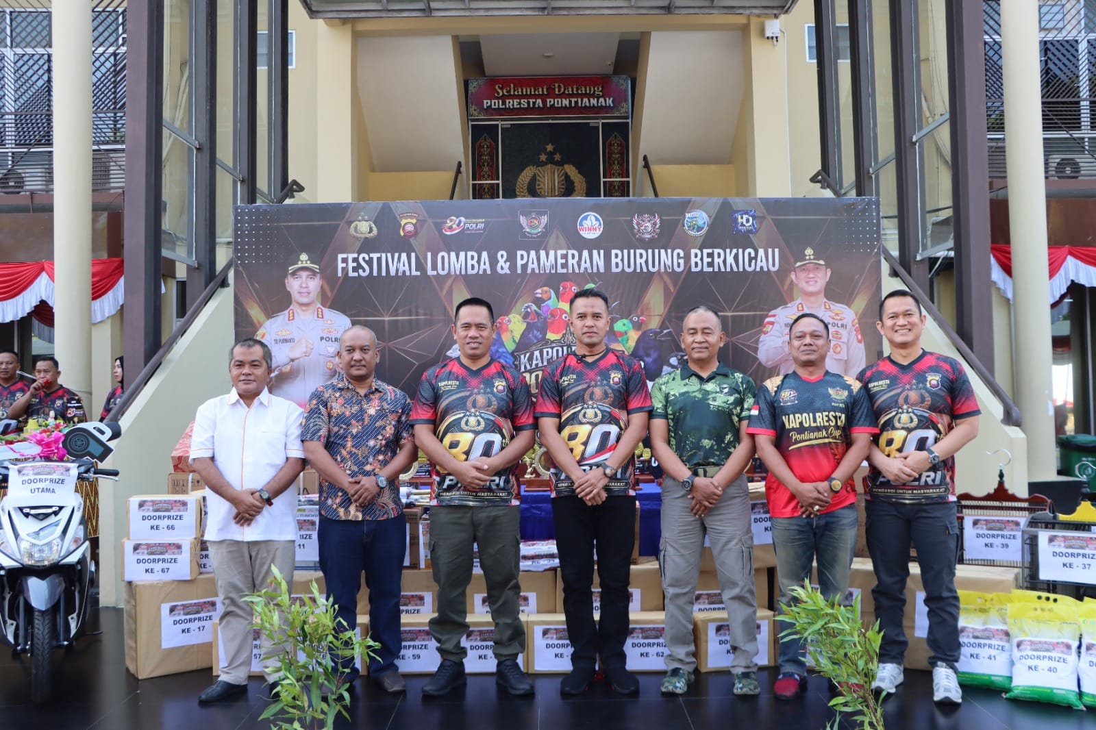 Polresta Pontianak Hadirkan Lomba Burung Berkicau Kapolresta Cup dalam Semarak Hari Bhayangkara ke-80