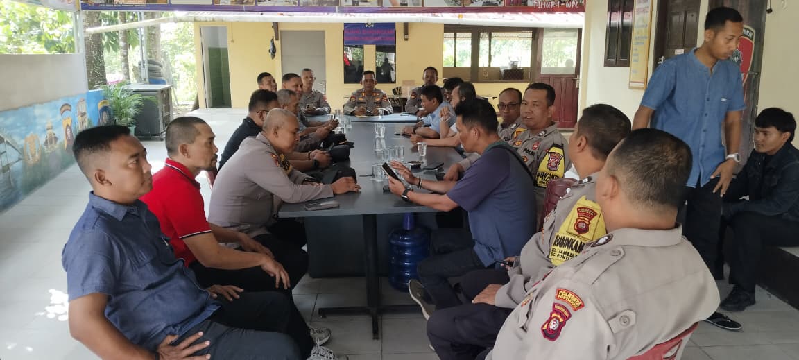 Kapolsek Pontianak Timur Pimpin Anev Kamtibmas untuk Tingkatkan Kinerja Personel