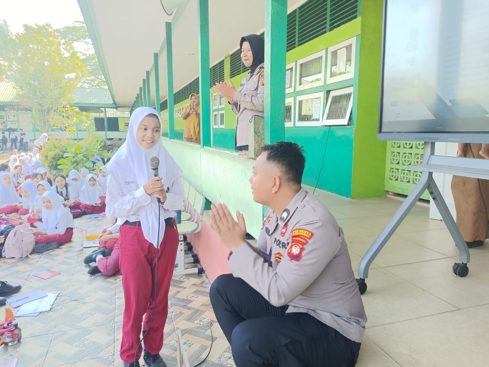 Melalui MPLS, Sat Binmas Polresta Pontianak Tanamkan Kesadaran Hukum dan Bahaya Narkoba kepada Pelajar