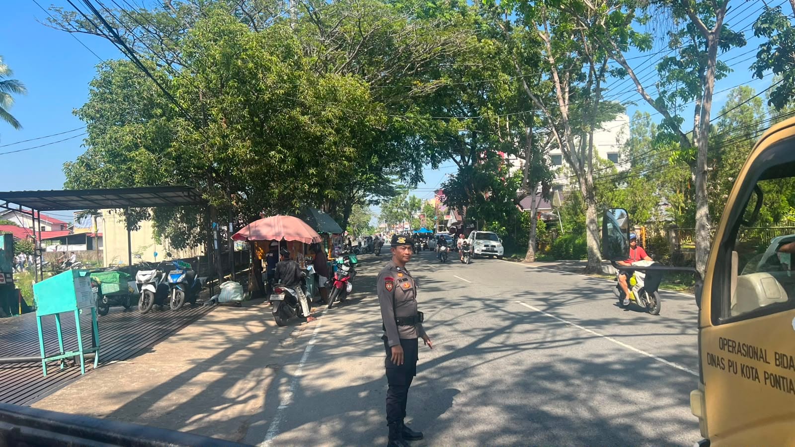 Berikan Pelayanan Humanis, Patroli Enggang Polsek Pontianak Kota Laksanakan Pengawalan Jenazah Warga Jalan Ampera