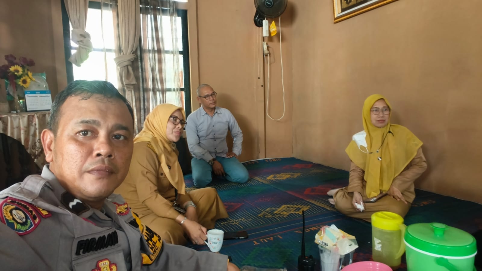 Respons Cepat Aduan Masyarakat, Bhabinkamtibmas Parit Mayor Gelar Giat Sambang