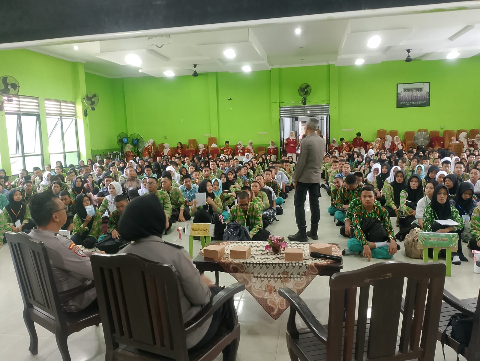 Cegah Dampak Negatif Game Online, Satbinmas Polresta Pontianak Beri Penyuluhan kepada Pelajar SMAN 8