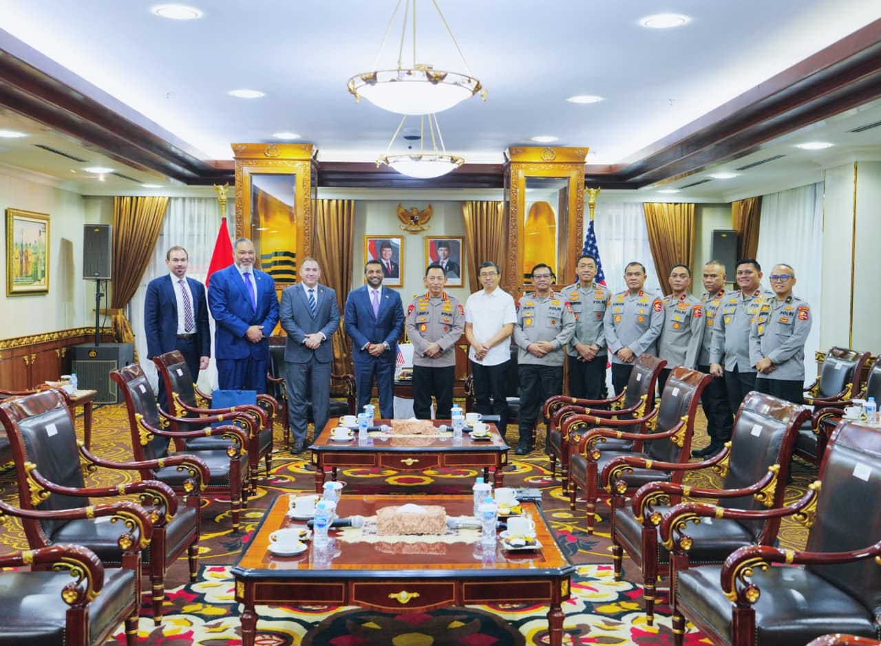 Kapolri Terima Audiensi Direktur FBI, Perkuat Kerja Sama Penanggulangan Kejahatan Transnasional
