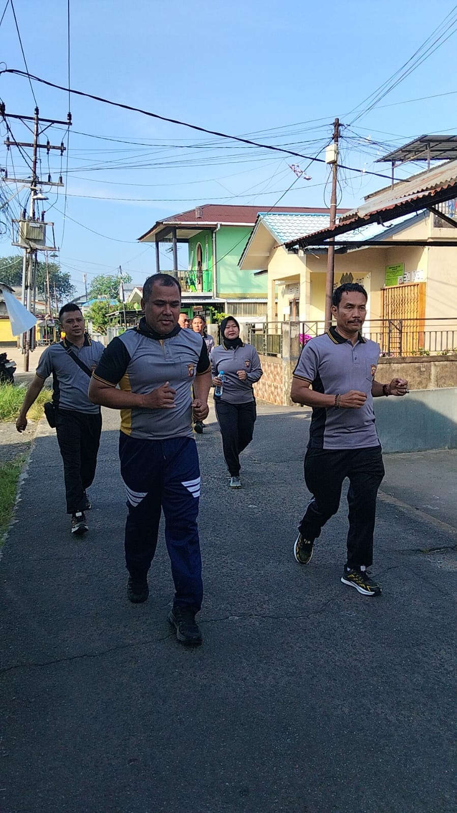 Polsek Pontianak Utara Gelar Olahraga Bersama untuk Tingkatkan Kebugaran dan Kesiapan Personel