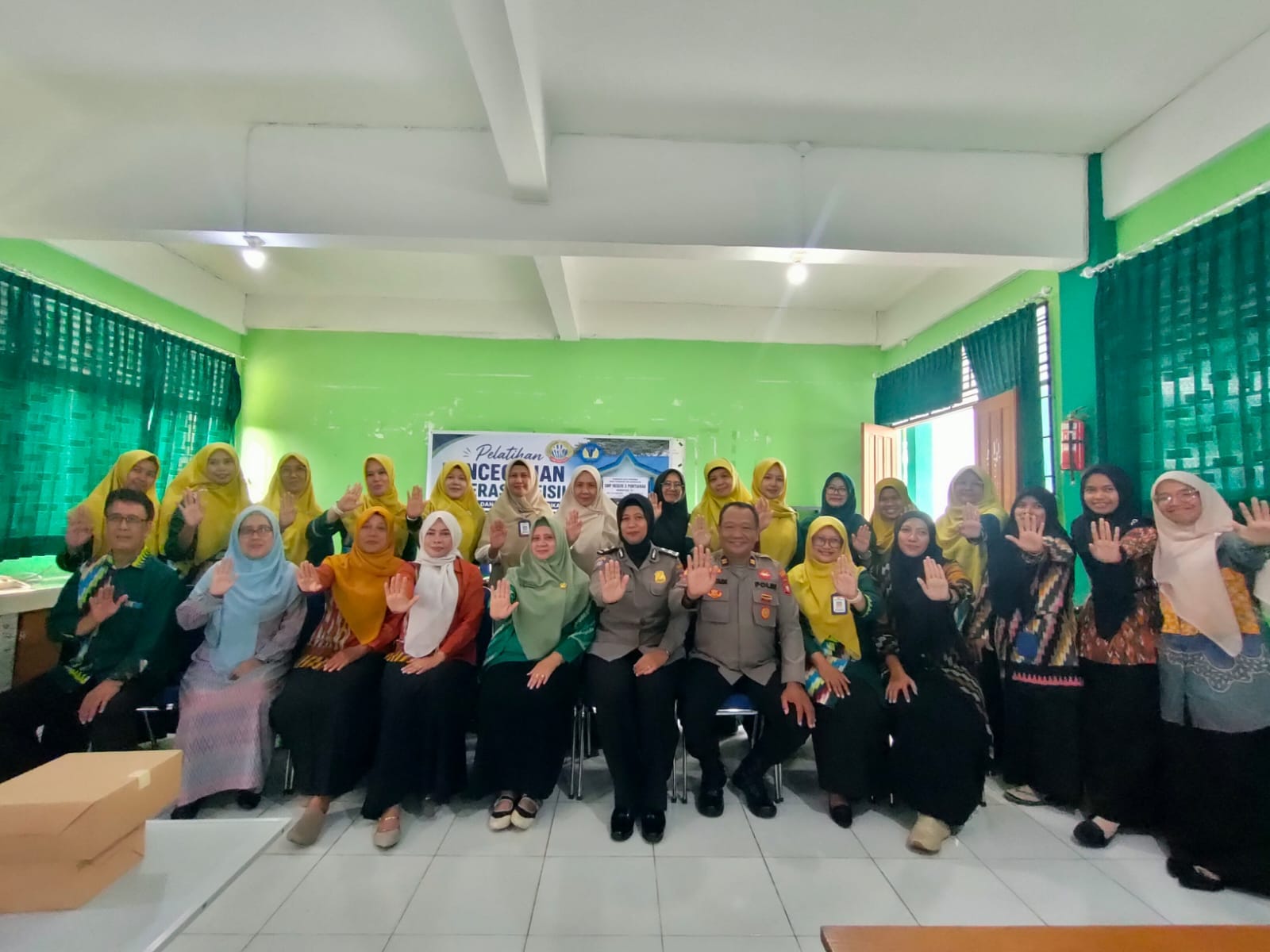 Bangun Lingkungan Sekolah Aman, Polresta Pontianak Gelar Penyuluhan Pencegahan Kekerasan bagi Guru dan Tenaga Pendidik