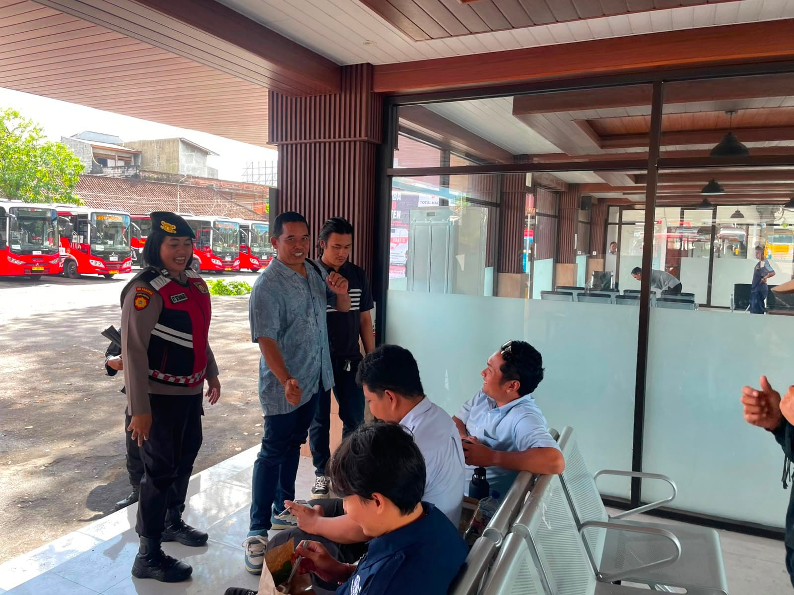 Sinergi Pelihara Kamtibmas: Personel Polda Bali dalam Operasi Pekat Agung 2026 Amankan Kawasan Terminal Ubung