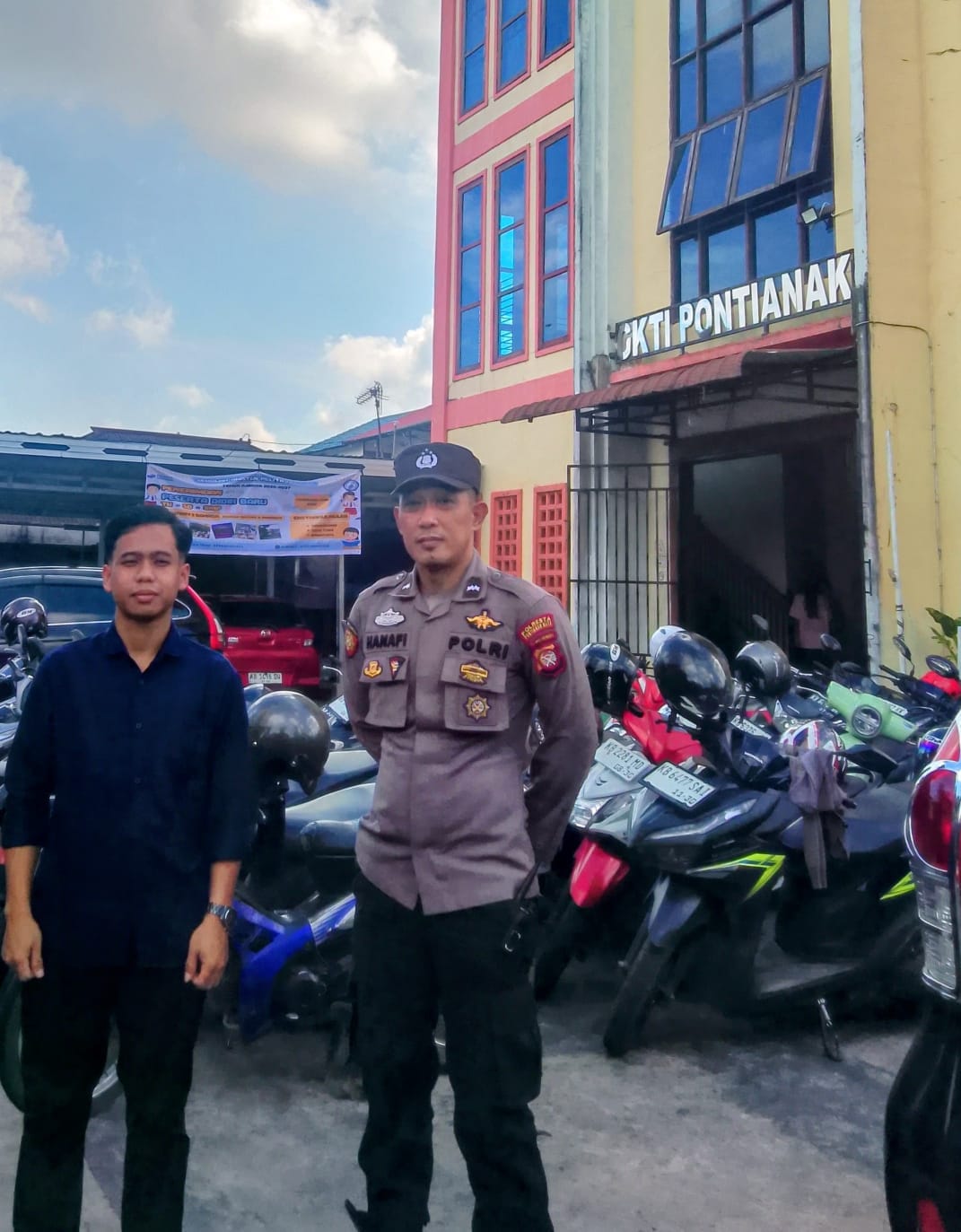Ciptakan Rasa Aman, Personel Enggang Polsek Pontianak Barat Laksanakan Pengamanan Ibadah Minggu