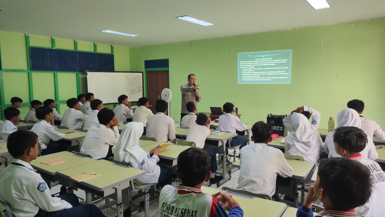Cegah Bullying dan Judi Online, Sat Binmas Polresta Pontianak Gelar Sosialisasi di SMP Negeri 9