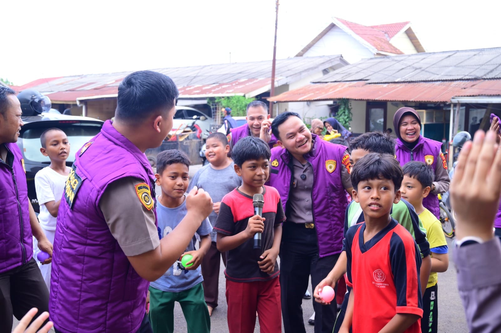Biro SDM Polda Jambi Berikan Dukungan Psikologis kepada Keluarga Korban Pascakebakaran