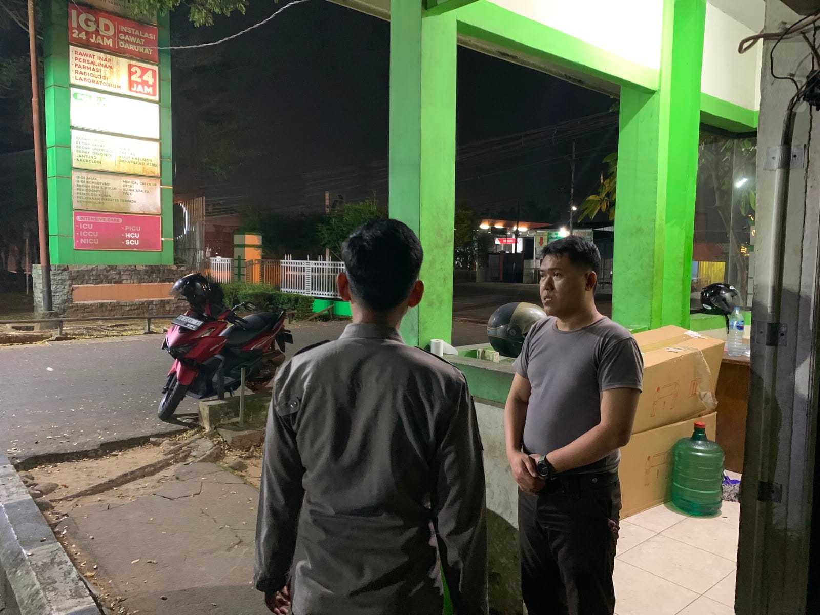 Patroli Dialogis Enggang Polsek Pontianak Barat, Ajak Warga Tingkatkan Kewaspadaan Cegah Pencurian.
