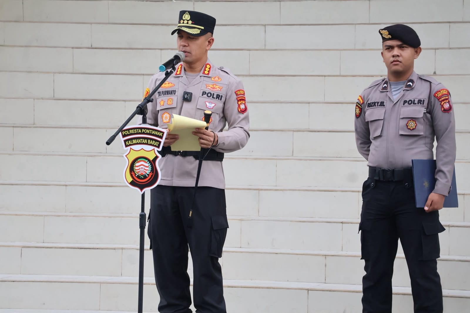 Kapolresta Pontianak Pimpin Apel Purna Bhakti Personel Polresta Pontianak