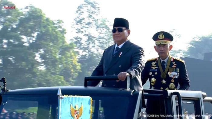 Didampingi Kapolri, Presiden Prabowo Naik Maung Tinjau Pasukan pada Upacara Hari Bhayangkara ke-80