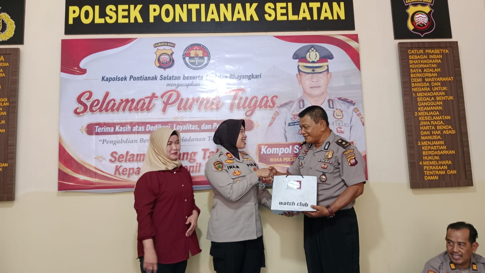 Penuh Khidmat, Polsek Pontianak Selatan Gelar Doa Bersama dalam Rangka Purna Tugas Wakapolsek dan Syukuran Persone