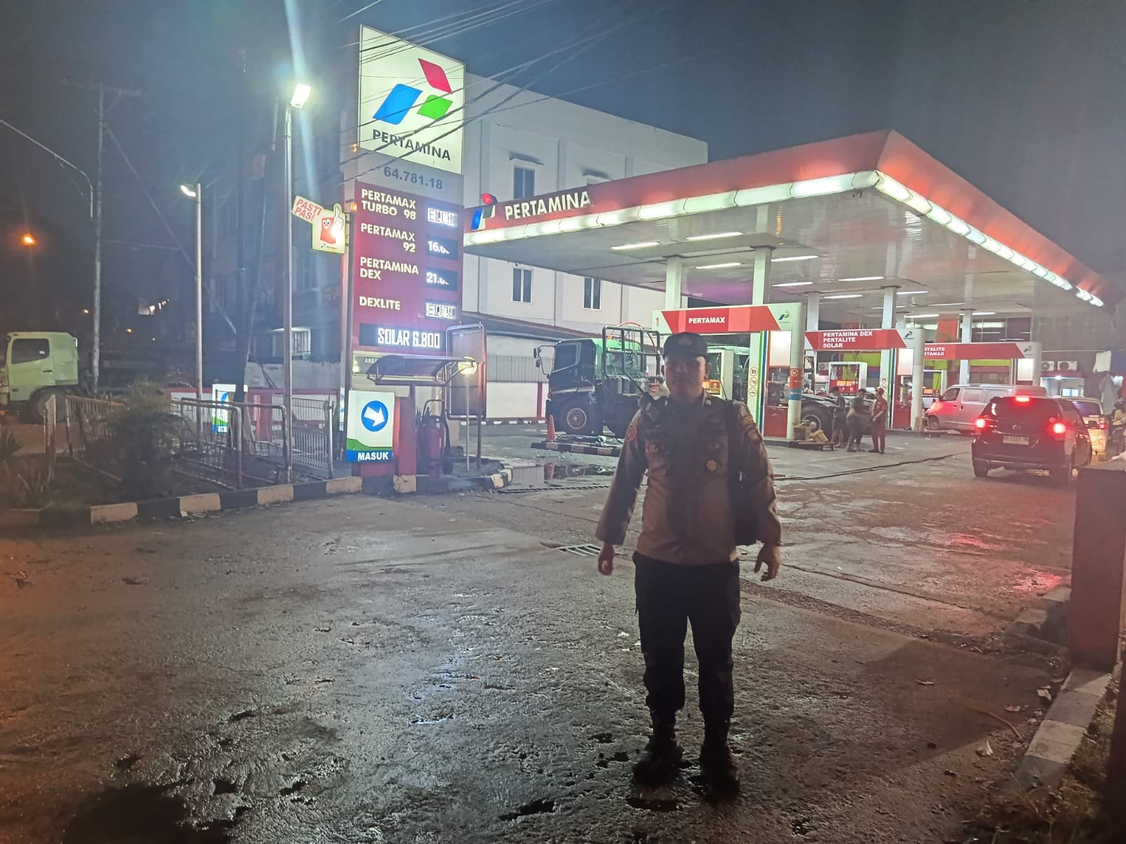 Polsek Pontianak Barat Intensifkan Patroli SPBU, Pastikan Distribusi BBM Lancar dan Masyarakat Tetap Tertib