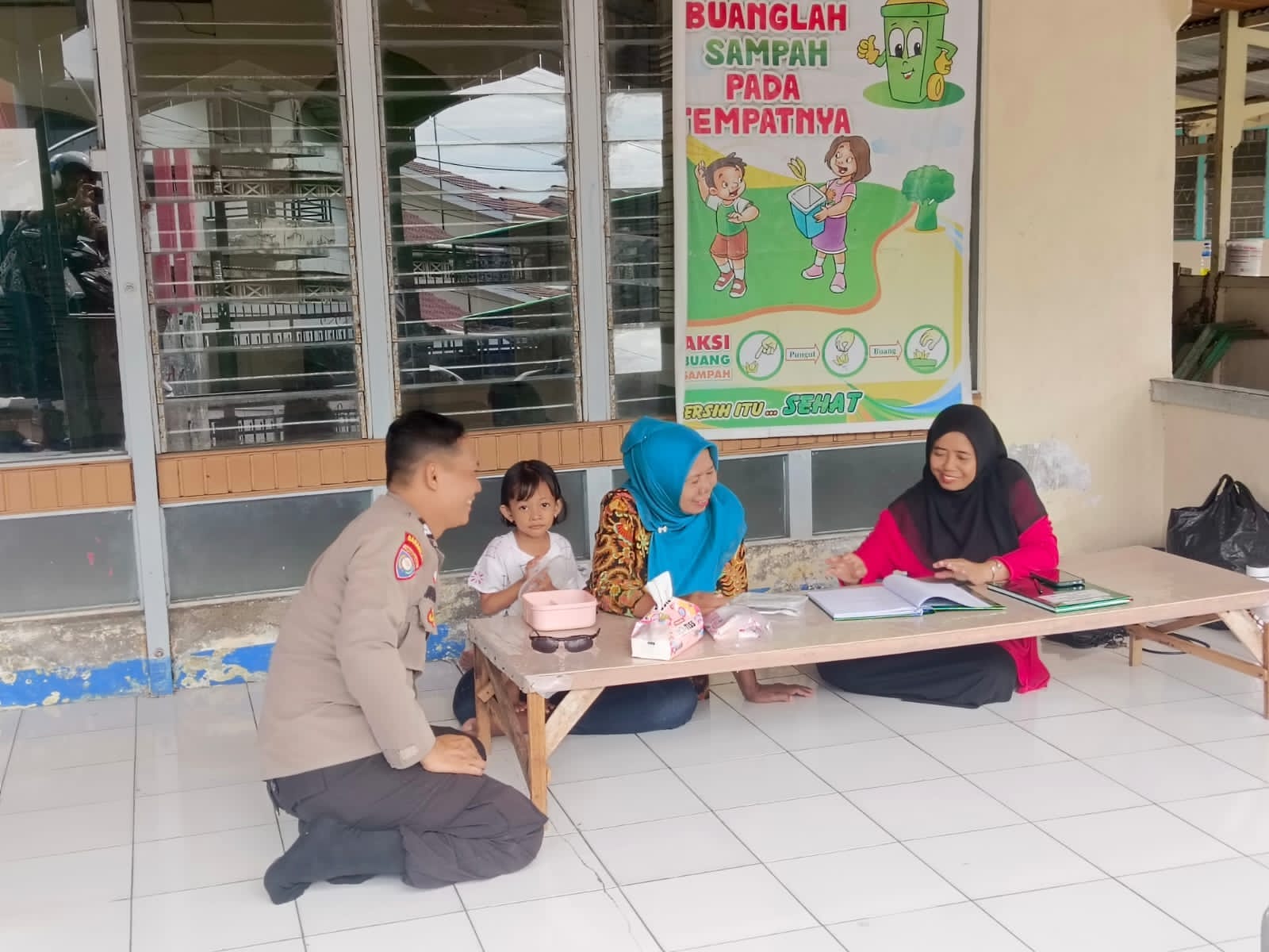 Sambangi Kader Posyandu Tunas Bangsa, Bhabinkamtibmas Polsek Pontianak Kota Sampaikan Himbauan Kamtibmas