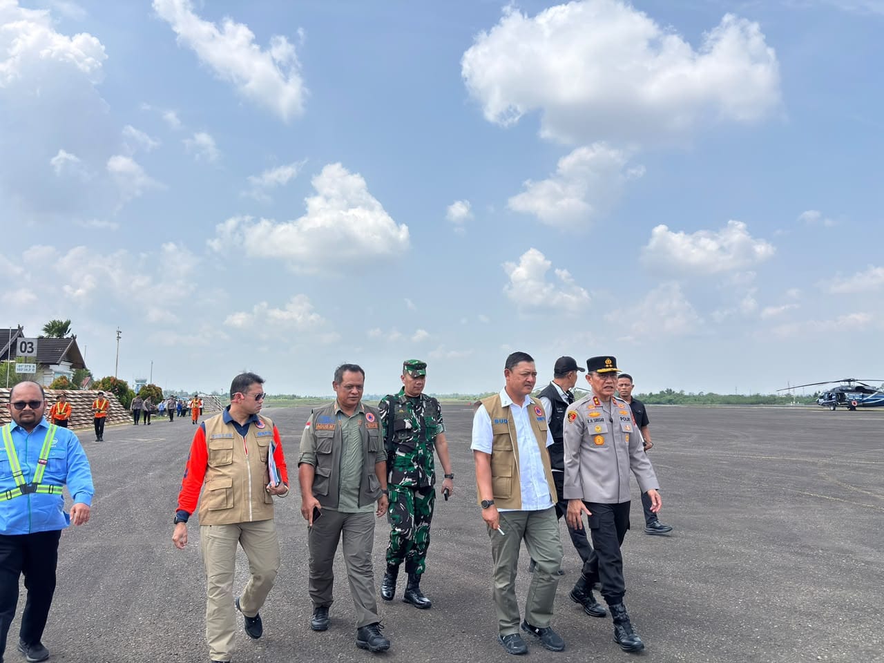 Kapolda Jambi Bersama Satgas Karhutla Pantau Langsung Kebakaran Lahan Gambut