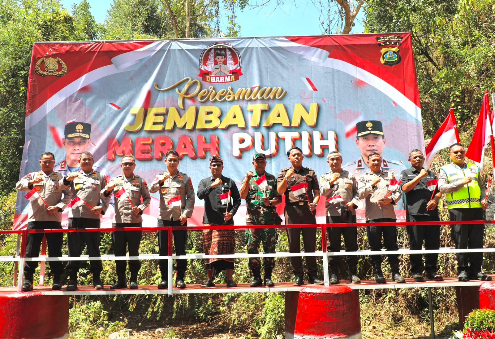 Kapolda Bali Resmikan Jembatan Merah Putih Presisi di Tianyar, Hadirkan Akses bagi Warga dan Anak Sekolah