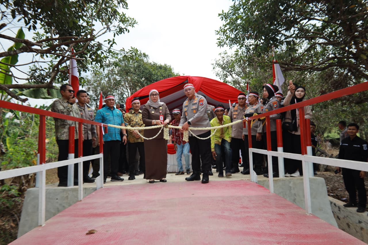 22 Jembatan Merah Putih Presisi Diresmikan Polda Kalsel, Wujudkan Akses Aman bagi Warga