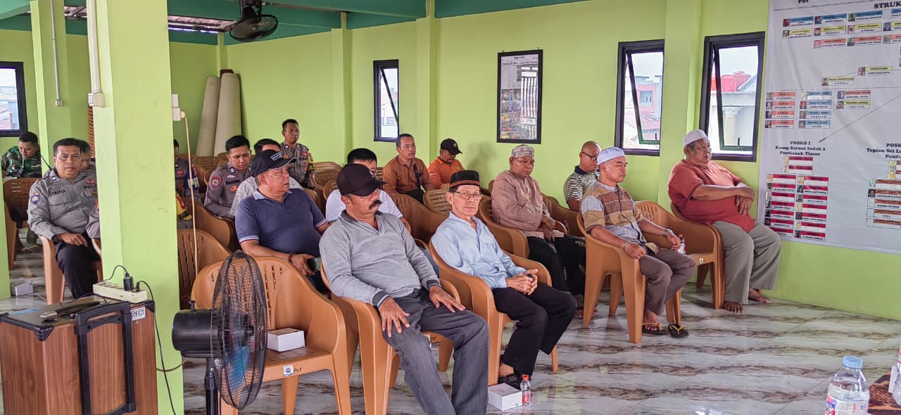 Jalin Sinergi dan Serap Aspirasi, Kapolsek Pontianak Timur Hadiri Jumat Curhat Bersama Pengurus Lingkungan