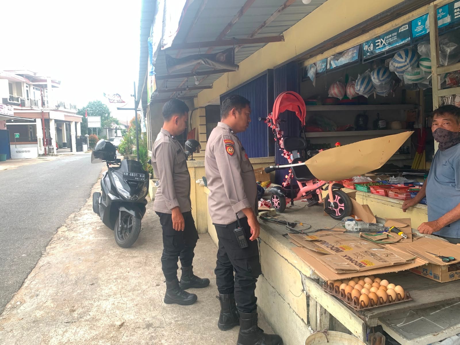 Enggang Polsek Pontianak Barat Hadir di Tengah Masyarakat, Sampaikan Imbauan Kamtibmas