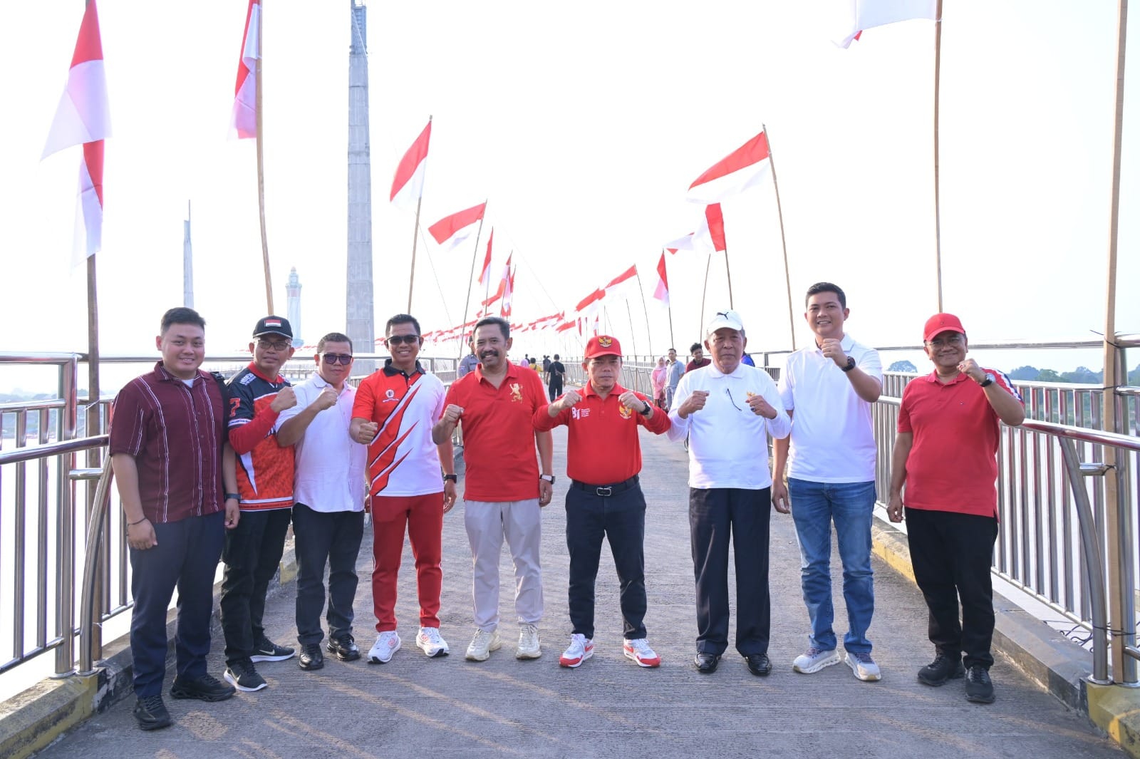 Sambut HUT ke-81 RI, Wakapolda Jambi Ikuti Pemasangan 1.000 Bendera Merah Putih