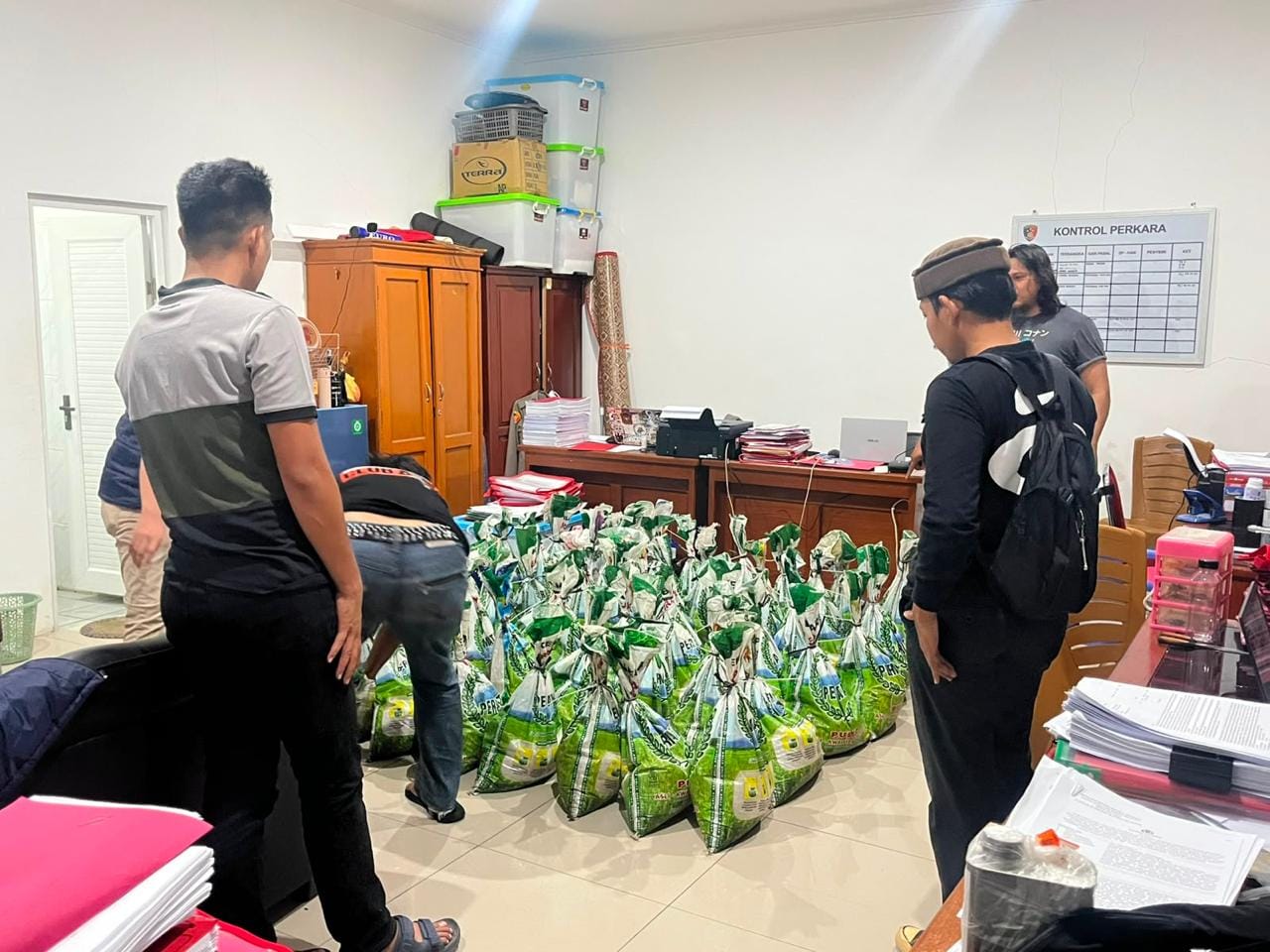 Timgab Polda Babel Ungkap Temuan 56 Karung Pasir Timah Tak Bertuan di Wilayah Belitung