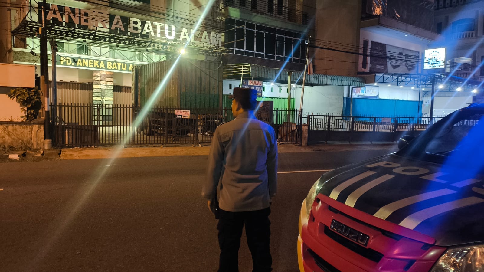 Jaga Kamtibmas, Patroli Enggang Polsek Pontianak Kota Sambangi Jalan K.H. Ahmad Dahlan