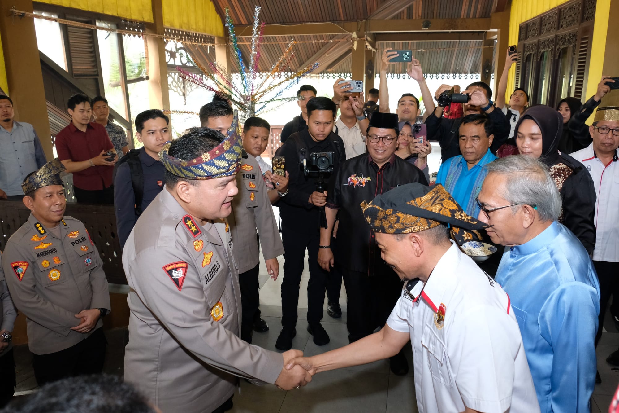 Perkuat Solidaritas dan Kamtibmas, Kapolda Kalbar Bangun Sinergi Bersama Mitra Strategis
