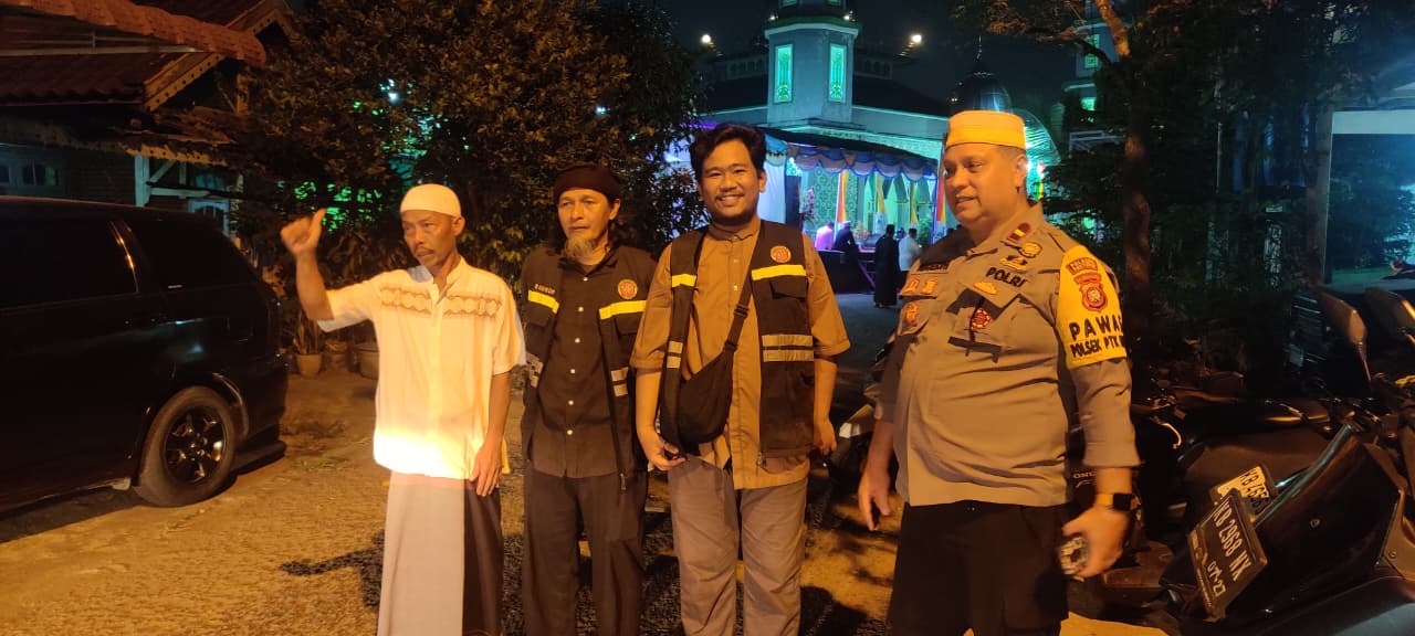 Perkuat Silaturahmi dan Kamtibmas, Kapolsek Pontianak Timur Hadiri Maulid Nabi di Masjid Arafiul A’laa