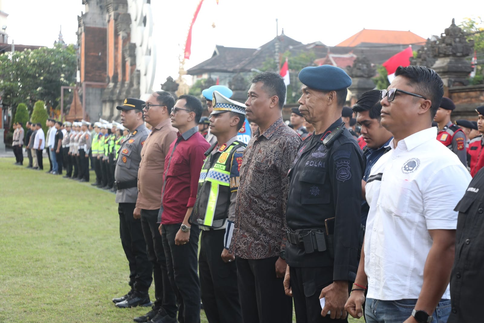 Polda Bali Gelar Apel Pasukan Pengamanan Kunjungan Kerja Presiden Prabowo di Jembrana