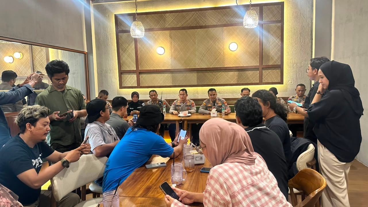 Kapolresta Pontianak Jalin Silaturahmi dengan Jurnalis, Bahas Kamtibmas, Laka Lantas dan Karhutla