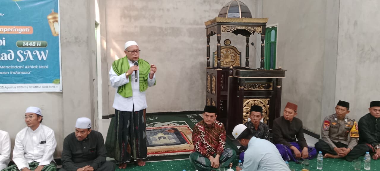 Bhabinkamtibmas Bansir Darat Hadiri Maulid Nabi, Pererat Silaturahmi Bersama Warga.