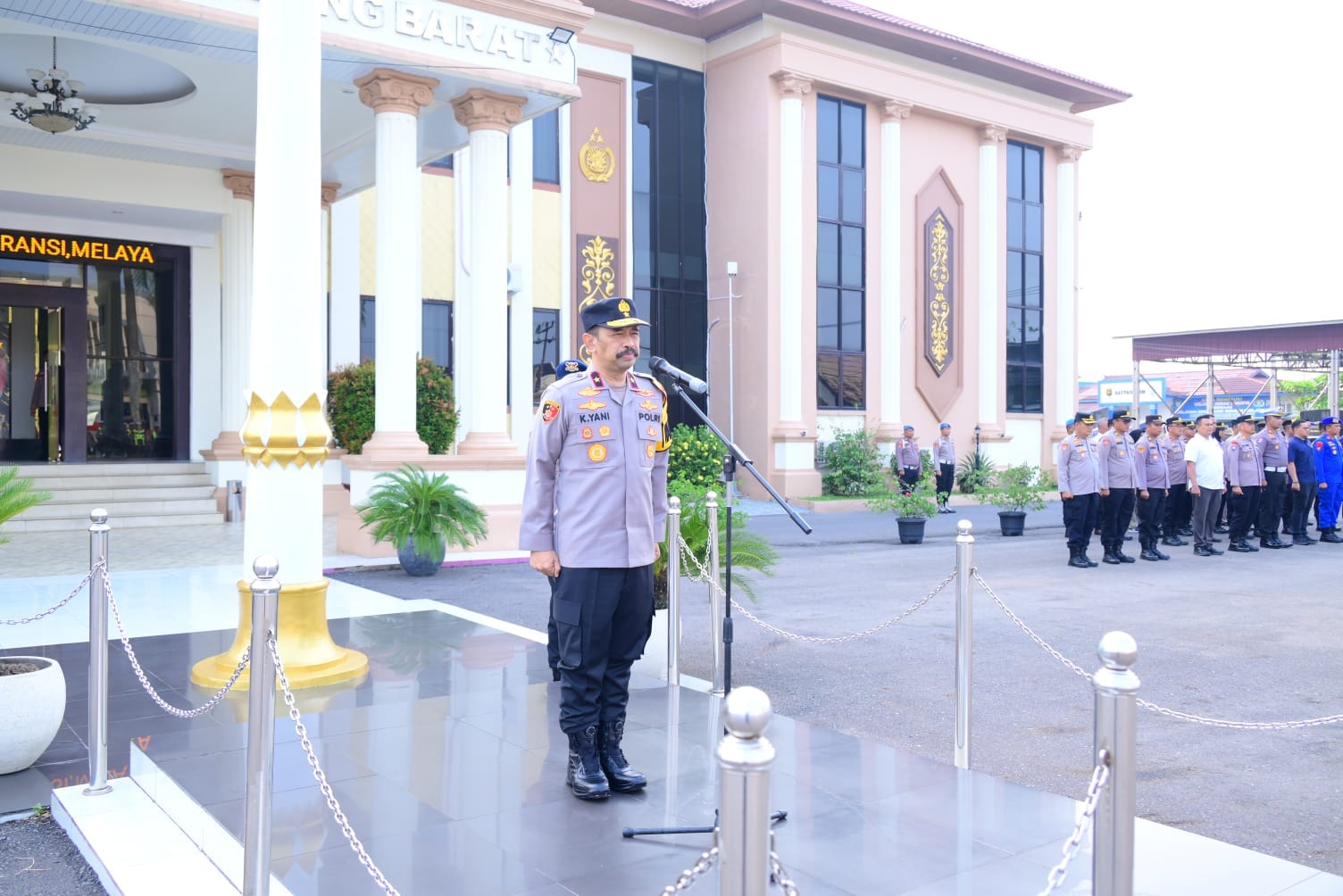Wakapolda Jambi Pimpin Apel di Polres Tanjab Barat, Evaluasi Penanganan Karhutla dan Perkuat Sinerg