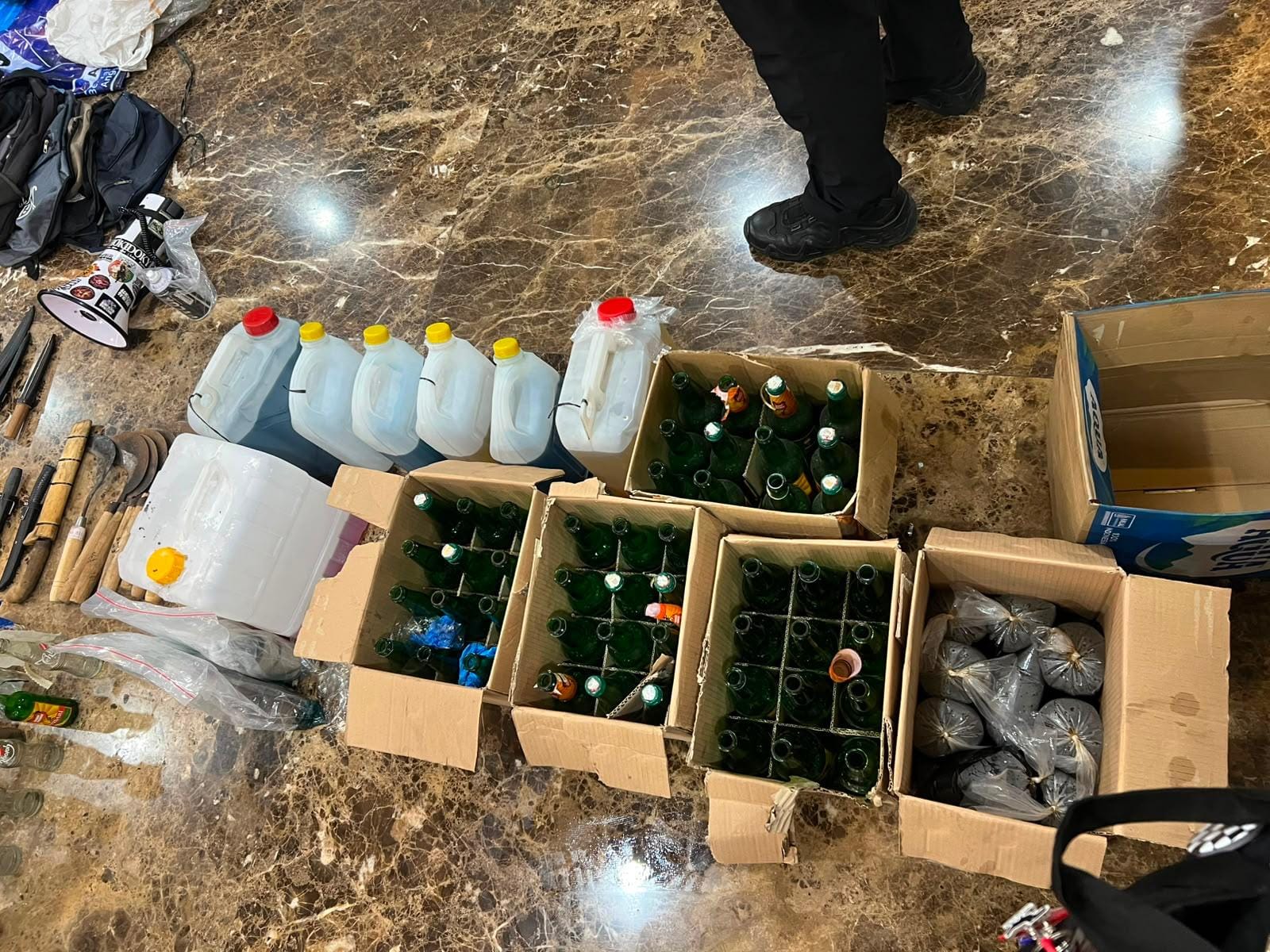 Polda Metro Jaya Cegah Potensi Gangguan, Puluhan Sajam dan Bahan Molotov Diamankan