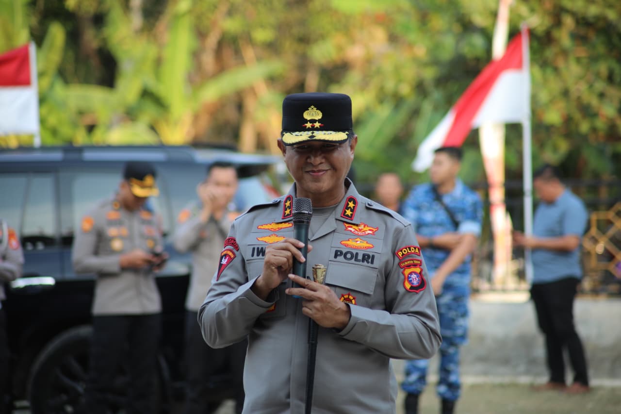Kapolda Kalteng Dampingi Gubernur Resmikan SD Islam di Kotawaringin Barat