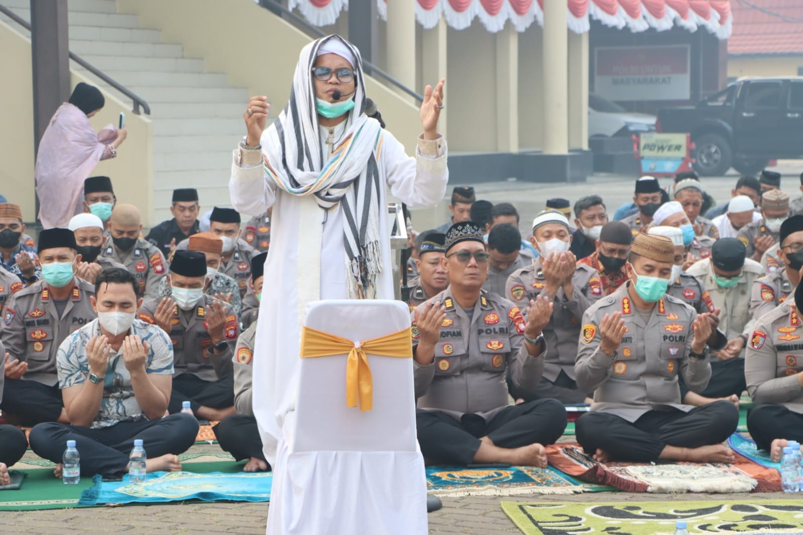 Polresta Pontianak Gelar Sholat Istisqa, Ikhtiar Spiritual Hadapi Karhutla dan Kabut Asap
